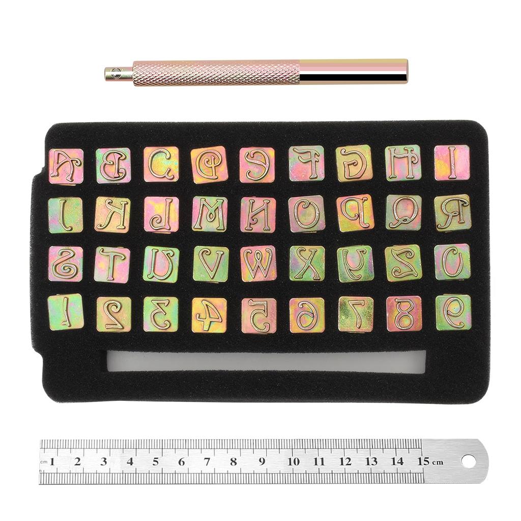 Pacify Kožedělná Raznicová Sada 9mm Abeceda a Čísla Vyměnitelné Raznice na Kůži a Řemesla Ocelové Měřítko a Úložná Sada, 36 kusů