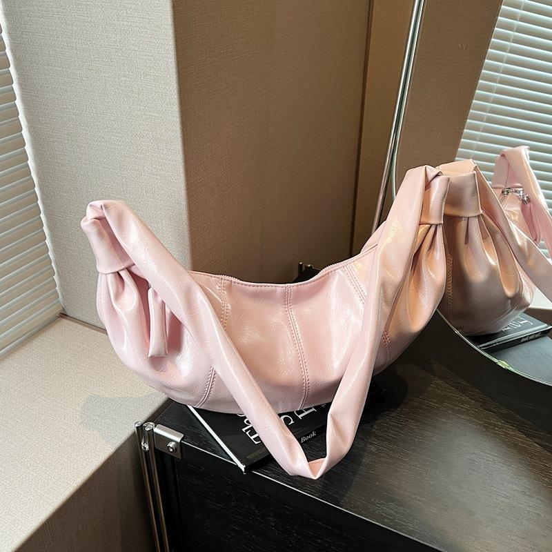 

Повседневная модная сумка-пельмень кроссбоди большой вместимости женская 2025 лето трендовый нишевый дизайн простая сумка на плечо розовый