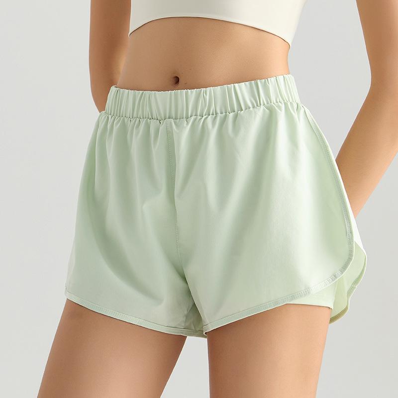 Wyman Women's Two-Piece Yoga Running Shorts with Phone Pockets, Anti-Exposure, Three-Quarter Length for Summer Fitness.