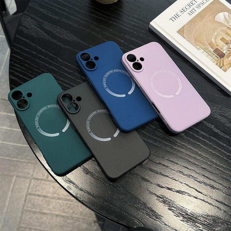 

Чохол для телефону IPhone16PROMAX виготовлений з бронзово-золотого рідкого силікону, магнітна м яка накладка та підходить для протиударного захисного чохла Apple 15 iPhone 11