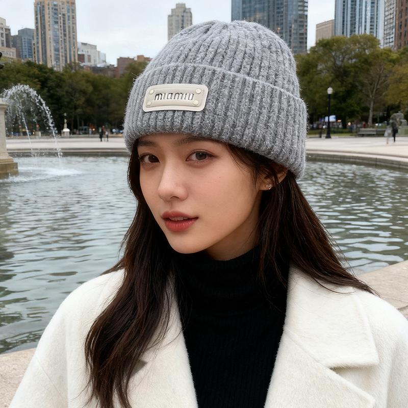 Autumn and Winter New Wool Hat for Women, Small Face, Warm Ear Protection, Cold Hat, Korean Letter Knitted Hat, Pullover Hat