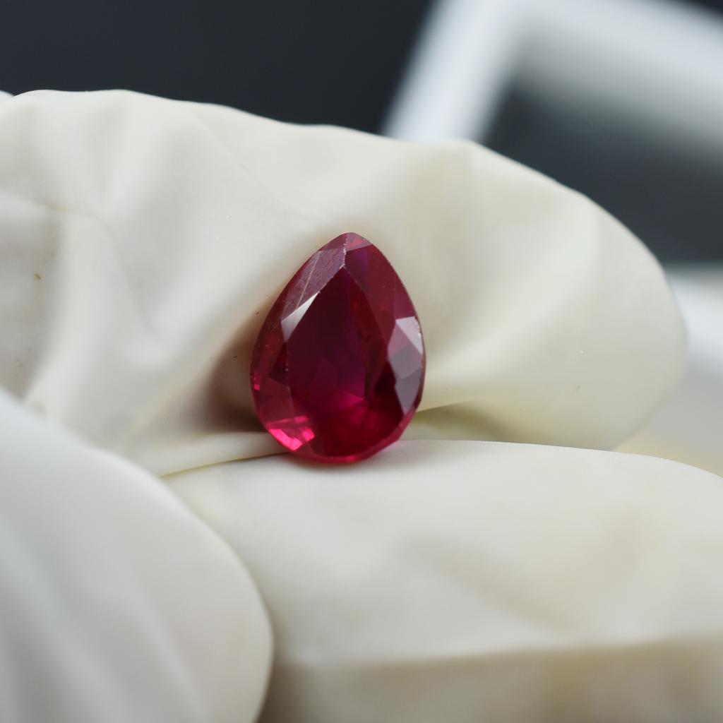 Ausgezeichneter Birnenschliff 3,70 Karat Natürlicher Rosa Rubin ZERTIFIZIERTER Loser Edelstein M-913-Ra