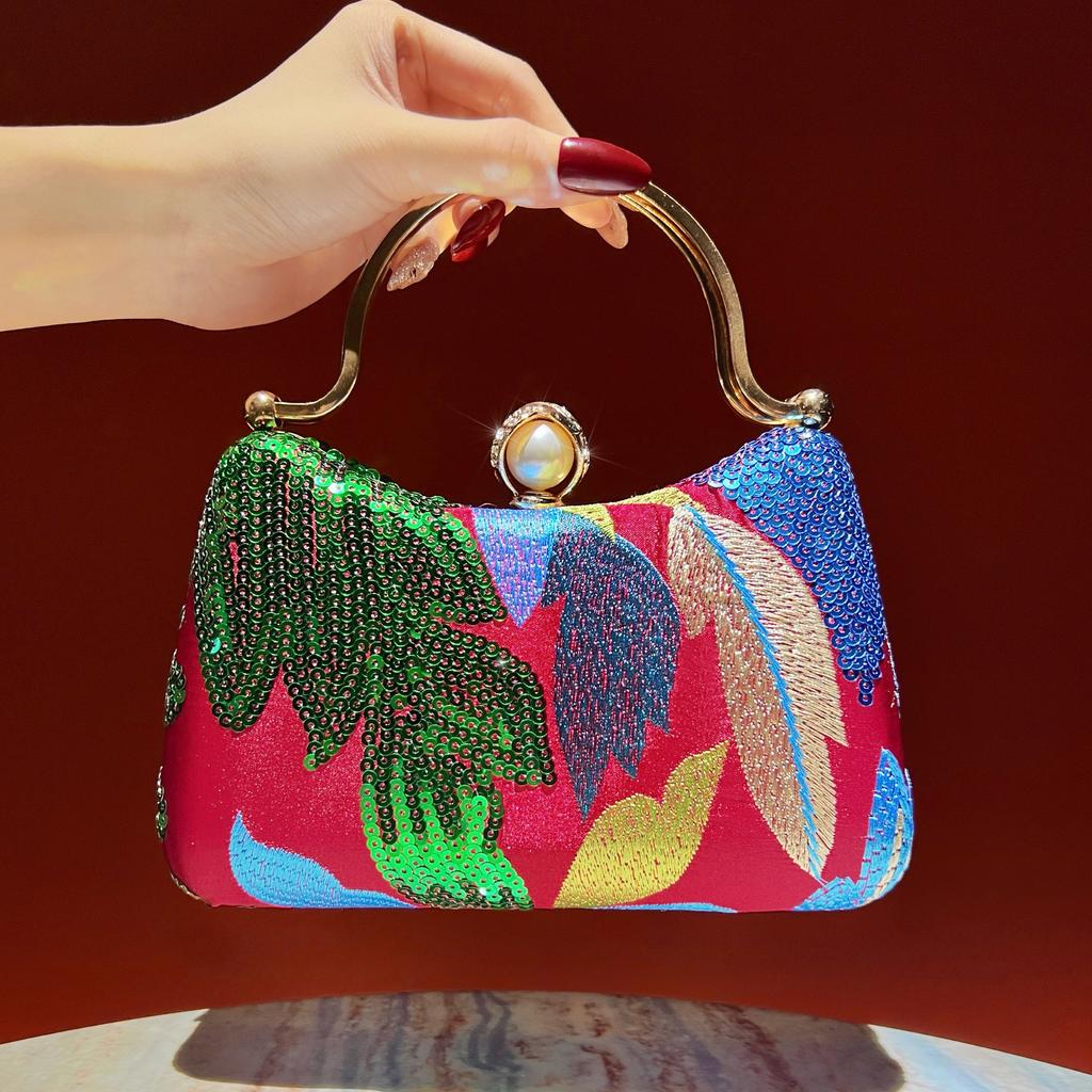 Embroidered Evening Bag Clutch for Ladies Cheongsam Handbag with Diamond Accents Handbag for Carrying Large Items