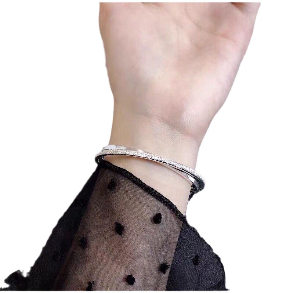 Baby's Breath Minimalist Bangle: Adjustable Crossover Bracelet for Women - Perfect Girlfriend Birthday Gift