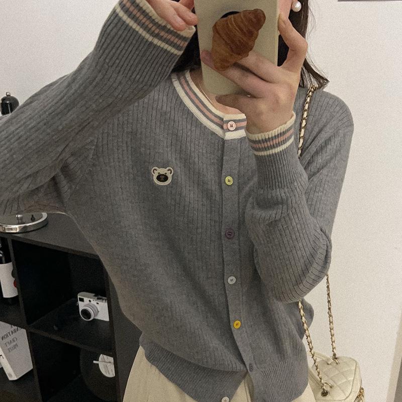 Dámský lehký kardigan z 50% vlny a 50% morušového hedvábí - všestranný úplet na 4 sezóny pro celoroční pohodlí a styl