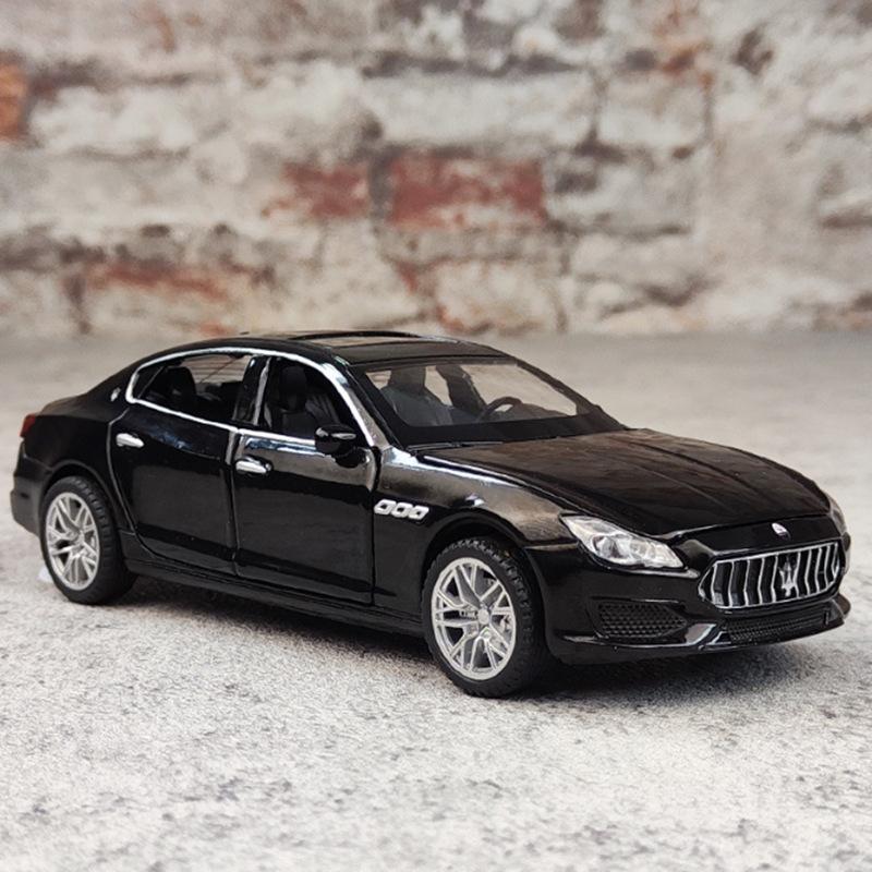 1/32 Maserati Quattroporte Alloy Car Model Diecasts Metal Toy Vehicle Car Model Simulation Sound Light Collection Childrens Gift