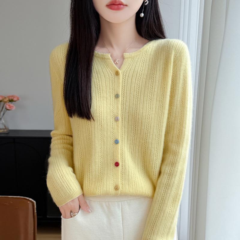 Temperament Women's 100% Wool V-Neck Cardigan Sweater, Small, Casual Knitwear for Autumn/Winter.