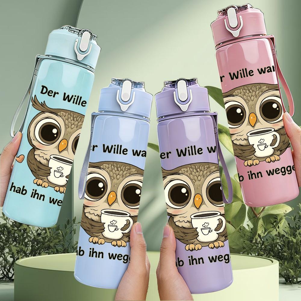 1PC German Text Owl Cartoon Print 750ml Color Plastic Sports Water Bottle Leakproof Flip Straw Lid Suitable for Sports Office Home Use