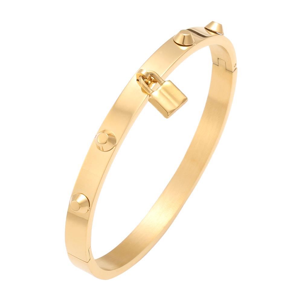 European & American Style Stainless Steel Women's Bracelet with Welded Lock Ornaments