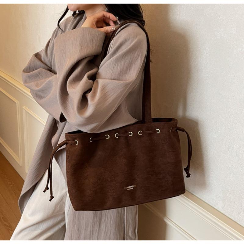 Textured small bag women's autumn new shoulder underarm bag tote bag design sense commuter tote bag