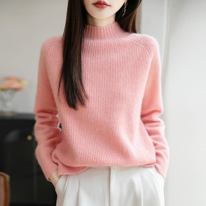 

Вязаный свитер с полувысоким воротом для женской осени и зимы. Свободный свитер большого размера однотонной расцветки в сочетании с утолщенным базовым слоем. M