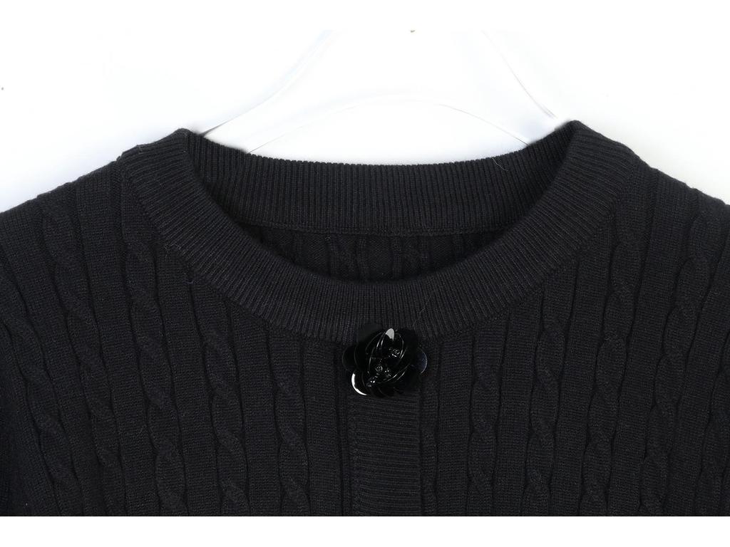2024 Autumn/Winter Slim Fit Camellia Embroidered Long Sleeve Knit Cardigan for Women
