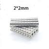 100 sztuk 2 mm x 2 mm Małe Magnesy - Mini Okrągłe Magnesy Tarczowe do Rękodzieła, Modeli i Projektów DIY