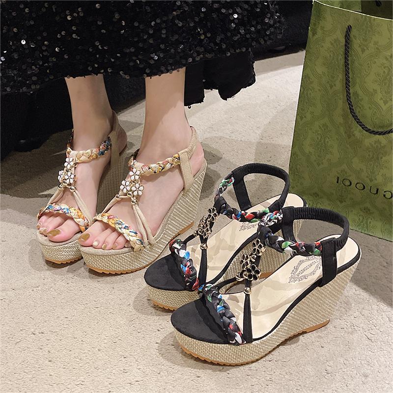 2025 léto nové dámské boty na klínku pletené s otevřenou špičkou s páskem přes nárt vysoké podpatky prázdné ležérní sandály