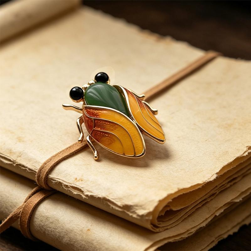 Vintage Cicada Brooch 2024 Trendy Insect Jewelry Pin 1Pc Unisex for Women Men Streetwear Outfit Accessory Small Gift