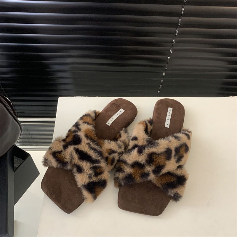 2025 Autumn and Winter New Cross-strapped Mao Mao Slippers Women's Wear Fashionable Versatile and Foreign Flat-bottomed Mao Mao Shoes