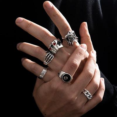 Men's Retro Punk Skull & Ghost Claw Ring Set - 6 Pieces with Poker Themes