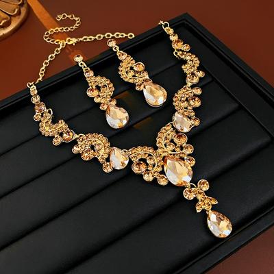 2 Pcs Luxury Rhinestone Pendant Necklace for Women French Retro Exquisite Collarbone Chain Geometric High Quality Zircon Set M1