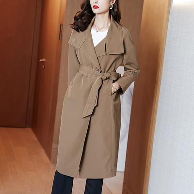 Esalta il tuo stile invernale con questo trench da donna alla moda ed elegante