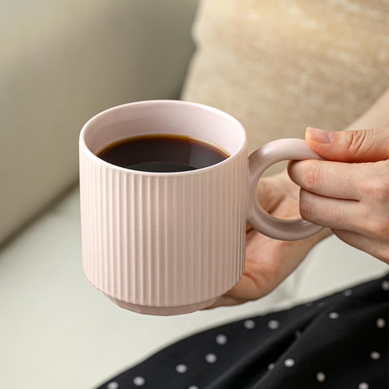 Cupa de cafea ceramică cu relief rotund special pentru ureche, cană de apă de birou, cupă ceramică, orificiu de aerisire