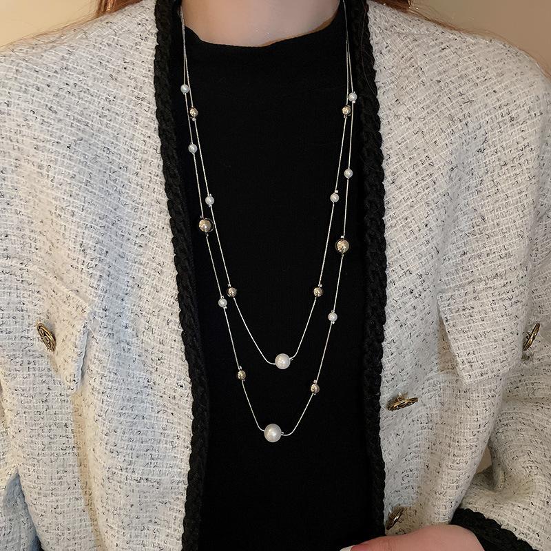 French Casual Wind Titanium Steel Triangle Necklace Light Luxury High Sense Simple Sweater Chain Trend Item Decoration Niche