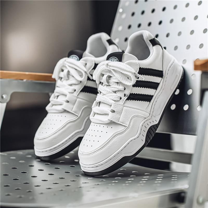 Moda pentru bărbați Pantofi de skateboard ocazional de jos pentru băieți Pantofi comozi Studenți de sex masculin Trend Talpă moale Clasic Respirabil Sală de sport Anti-alunecare