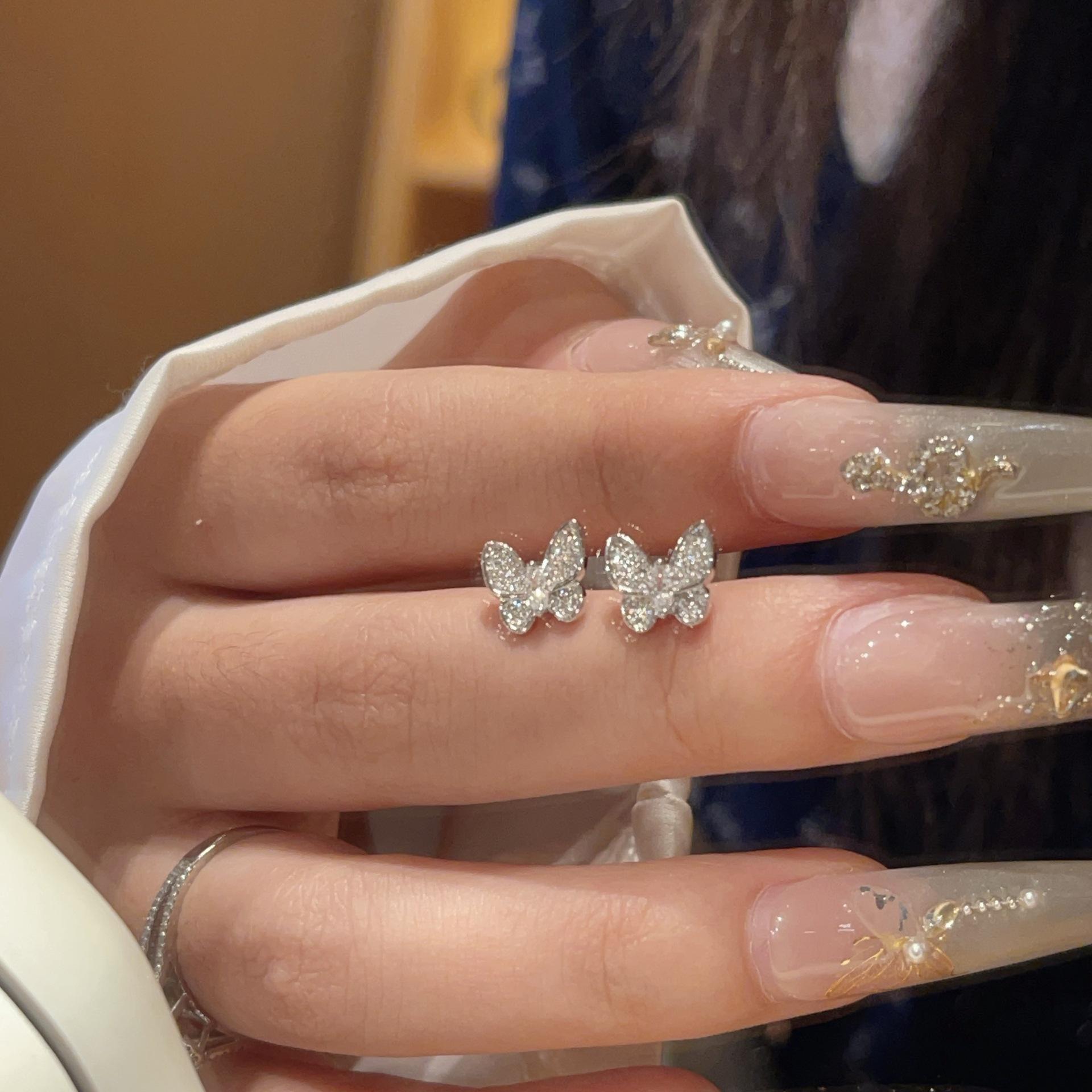 

Elegant S925 Sterling Silver Butterfly Diamond Stud Earrings – Perfect High-Fashion Gift for Girlfriends and Besties. 925 Silver серебряный