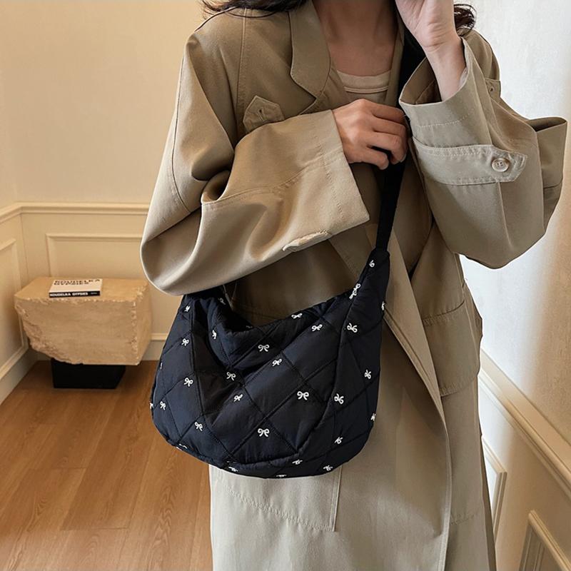 

Женская пуховая стеганая сумка на плечо Осень-Зима Хлопковая стеганая сумка-сатчел Большая вместимость Универсальная сумка Сумка кроссбоди для женщин 34x12x20cm чёрный