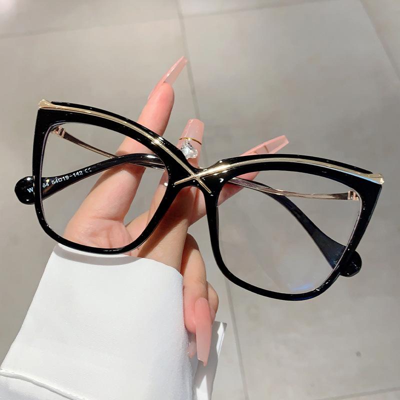 Vintage Oversized Cat Eye Glasses Frame Women Luxury Designer Metal Optical Eyewear Trendy Fashion Female X