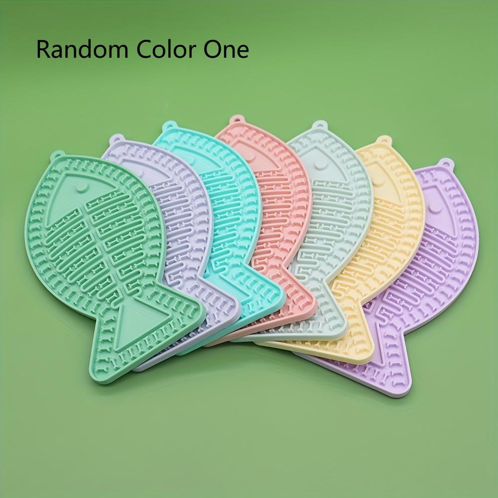 

1pc Interactive Fish-Shaped Silicone Pet Lick Mat with Suction Cups Textured Slow Feeder for Dogs and Cats Durable Easy Clean
