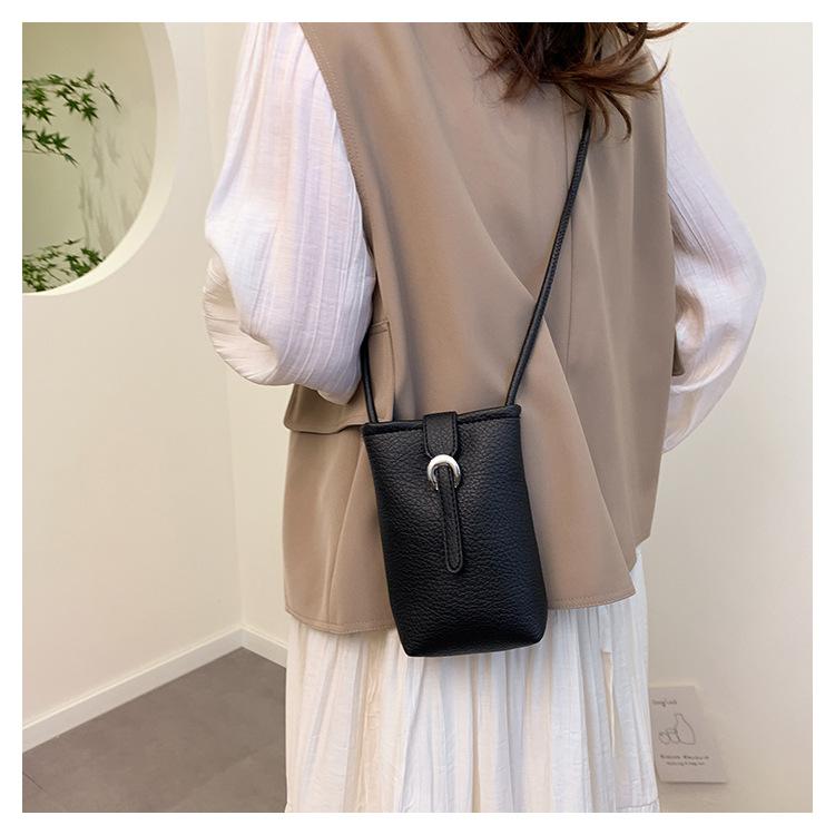 New Hot Selling Women's Shoulder Bag High Quality Pu Leather Handbags Large Capacity Crossbody Bags for Women Phone Purse Flap