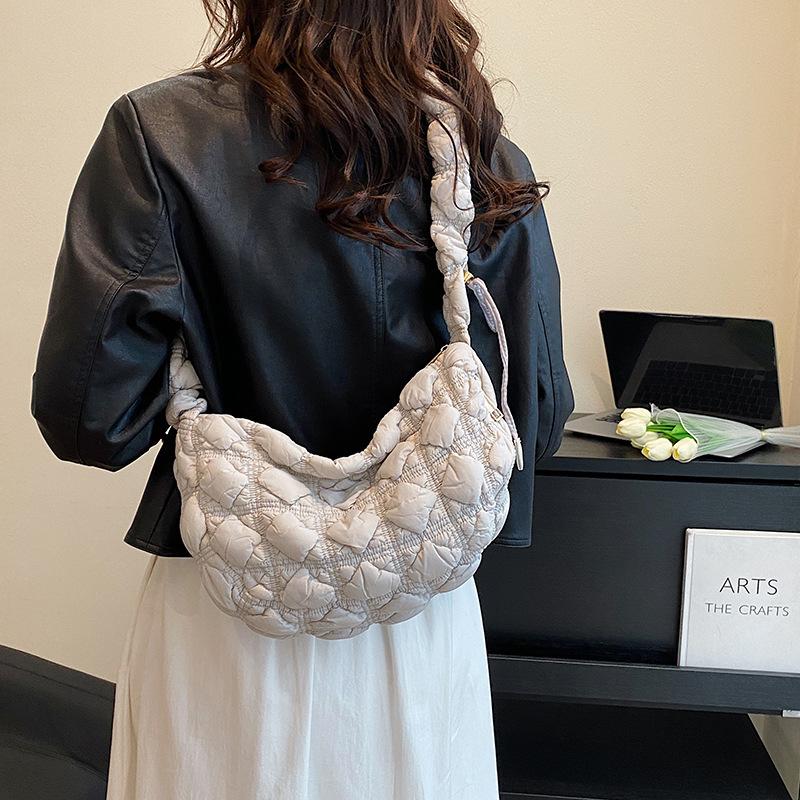 Large capacity dumpling bag spring and summer niche versatile cloud pleated bag women's bag high-end shoulder bag messenger bag