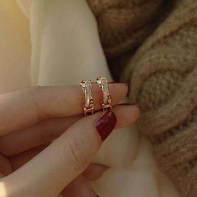 New Trendy Cross Fritillaria Shell Hoop Earrings for Women High Quality Korean Fashion Jewelry Needle Gift