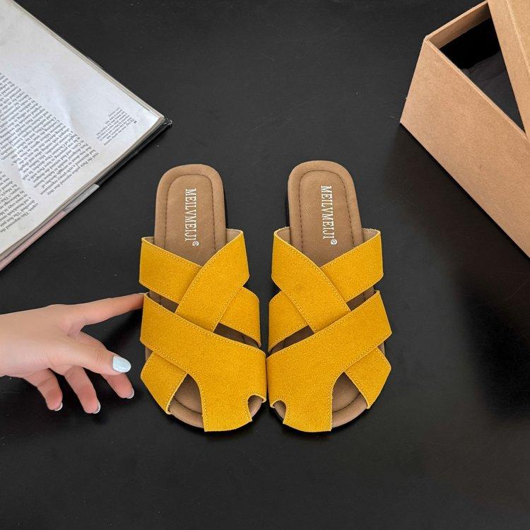 

Baotou slippers women s 2025 summer new wear cool slippers with flat women s shoes with skirts French sandals 35