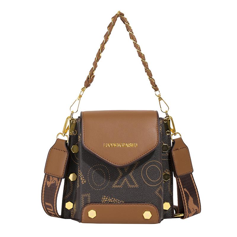 

Mobile phone bag female messenger 2024 new fashion niche Internet celebrity explosion ins small square bag for mobile phones кавовий