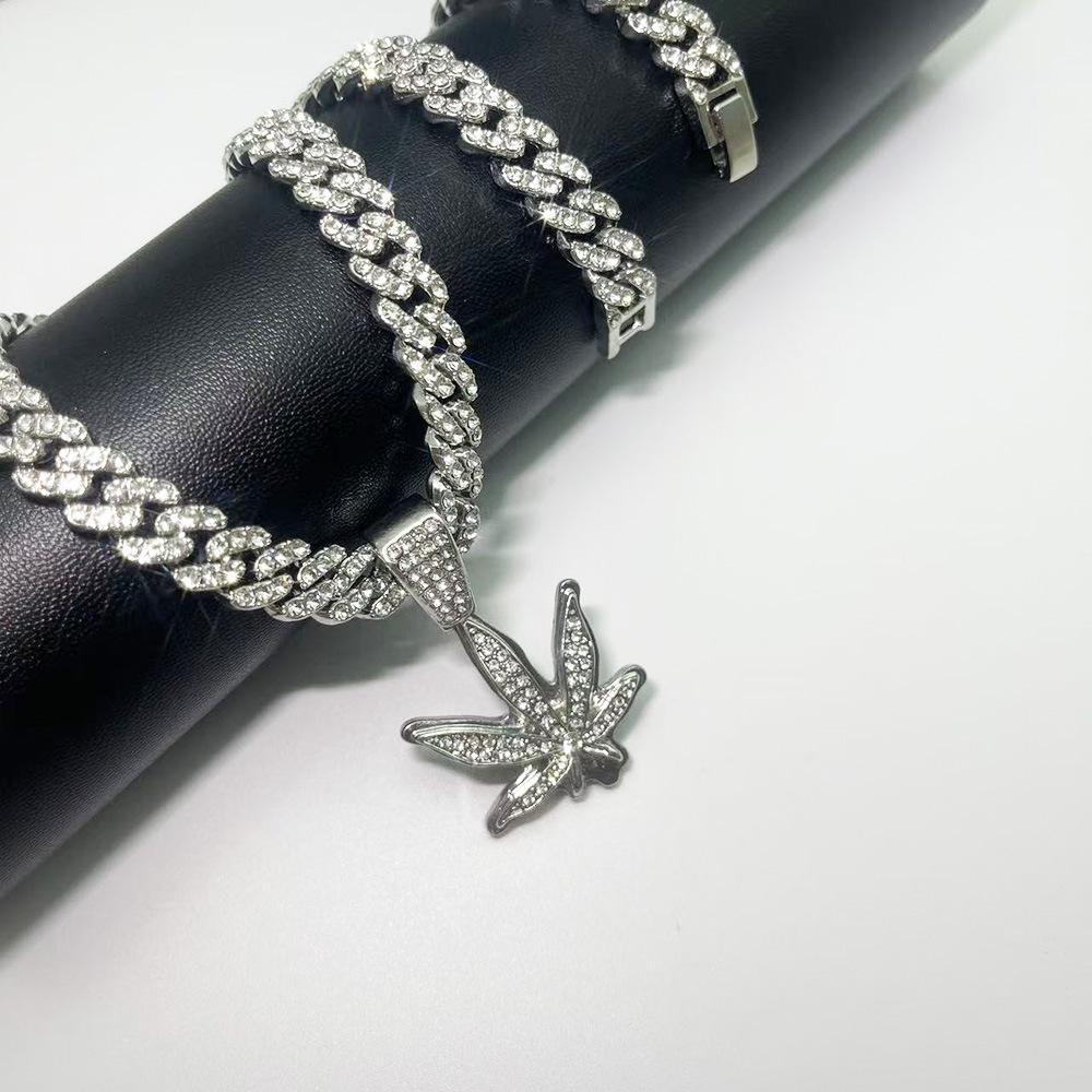 European-American Exaggerated Hip Hop Rhinestone Pendant Jewelry for Men & Women