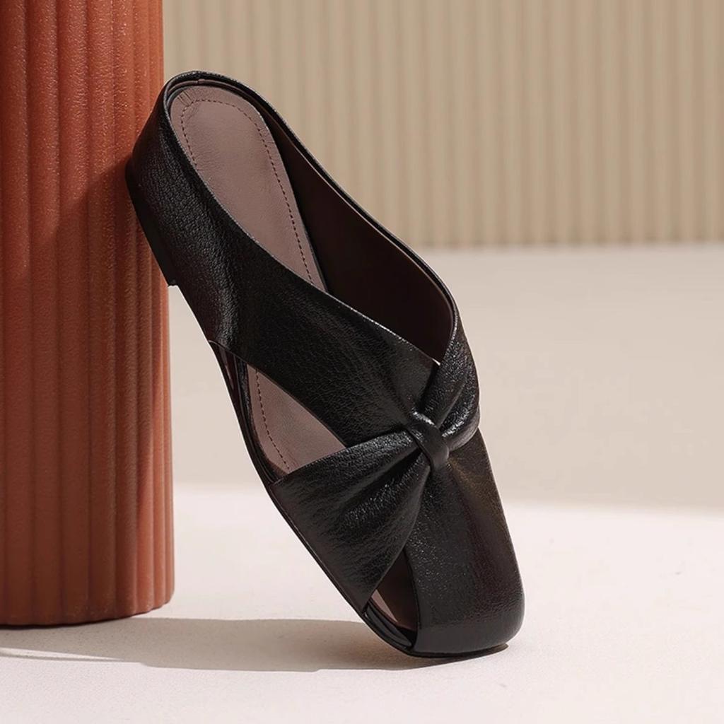Hollow Bag Head Slippers Women's Summer Wear 2025 New Versatile French Flat Bottom Soft Leather Half Drag High-end New Models