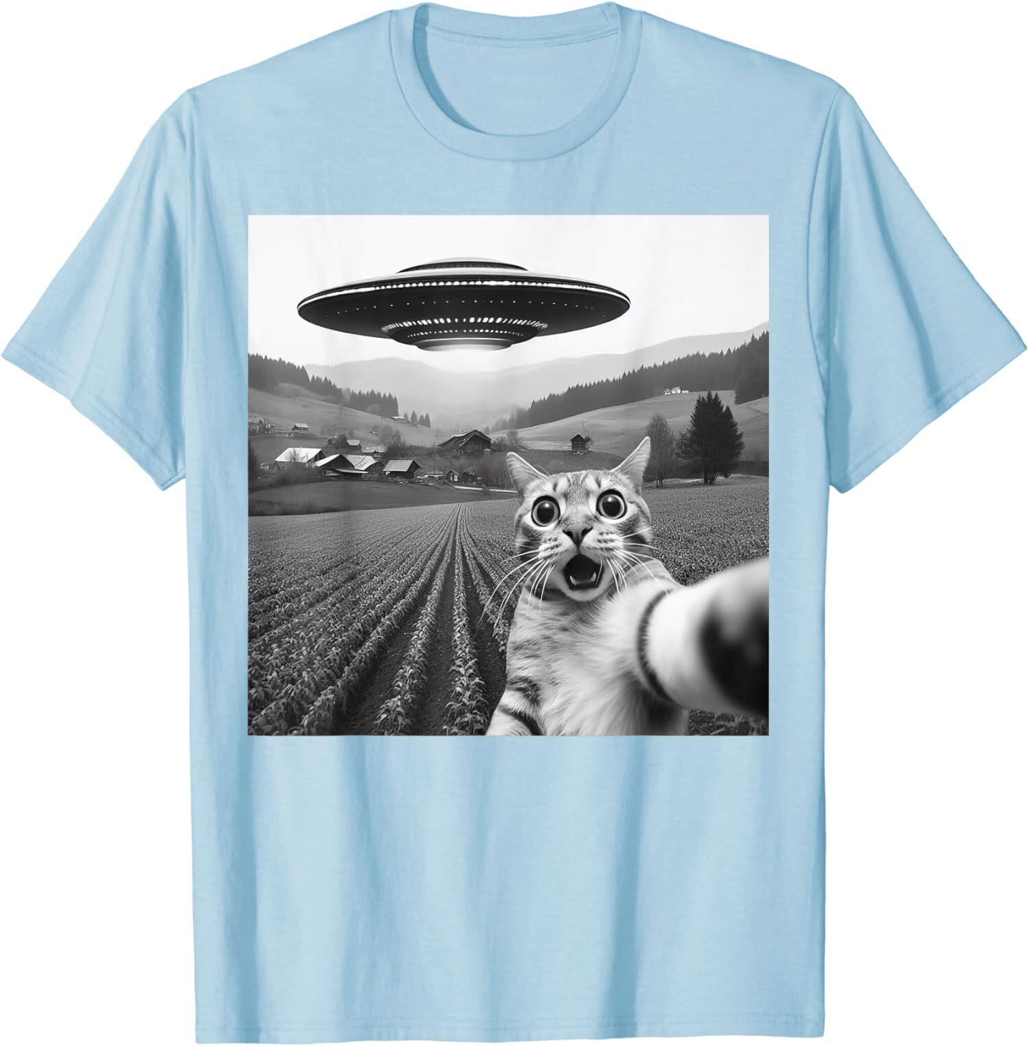 Funny Design Cat Selfie With An Alien UFO Theme Unisex T-Shirt S