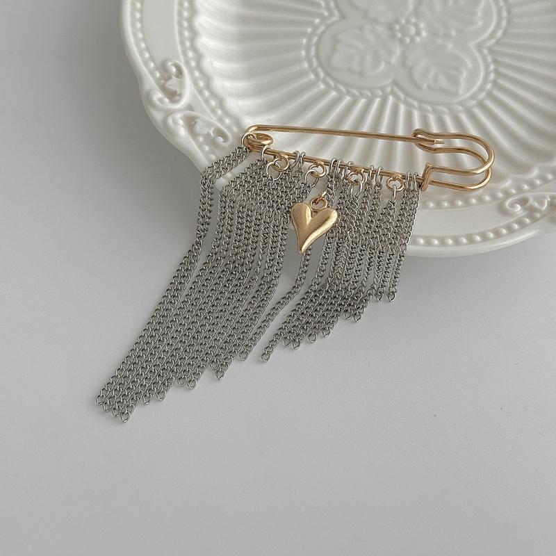 Broche Cœur Chaîne Gland Élégante Minimaliste Épingle de Sûreté Decorative Broche de revers Pour Costume Veste Pull Vêtement Accessoire Bijou