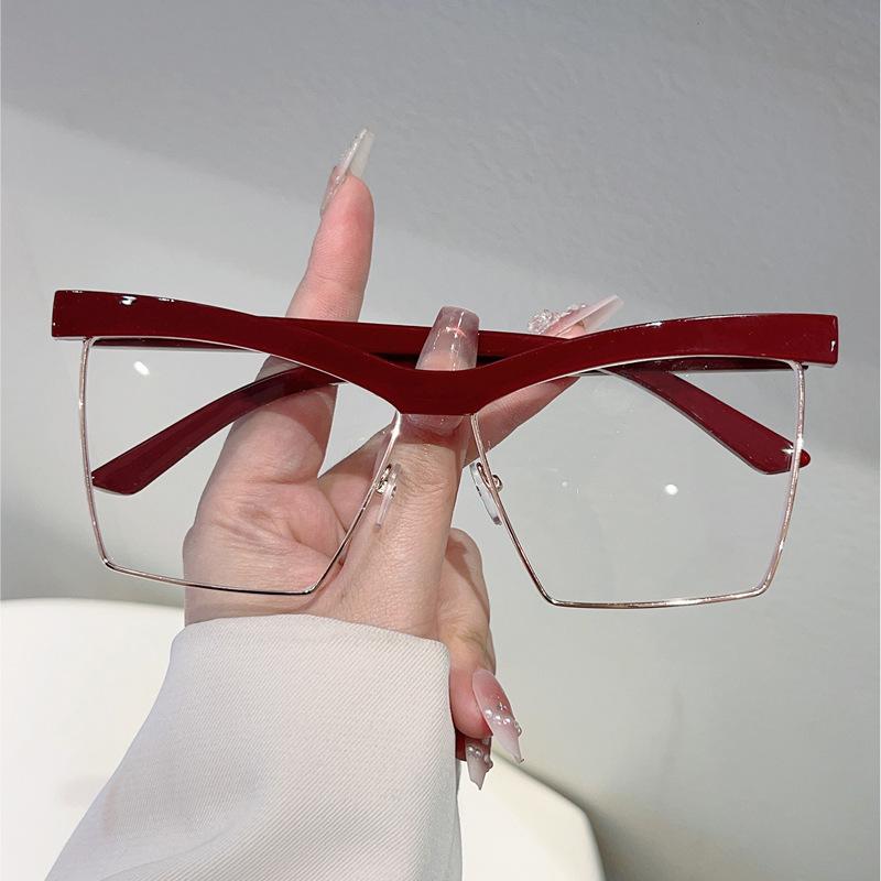 The new cat's eye large frame square flat mirror is fashionable and simple, and the eyebrow frame can be equipped with degree anti-blue glasses.