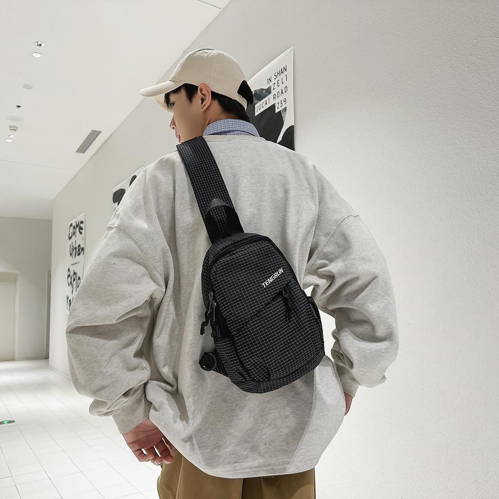 Men's messenger bag Casual commuter breast bag Women's going out Portable shoulder bag Outdoor mountain climbing sports cycling bag Backpack