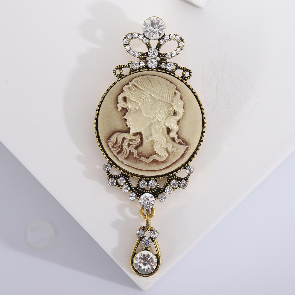 

Vintage Lady Head Badge for Women Rhinestone Classic Girl Figure Party Office Brooch Pin Jewelry Gift