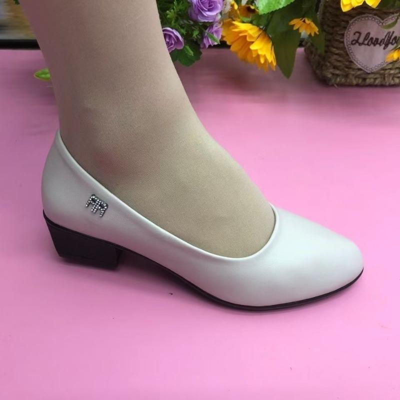 Work Shoes Women's Black New Versatile One-pedal Medium Single Shoes Pointed Solid Color Low-heeled Soft Leather Shoes