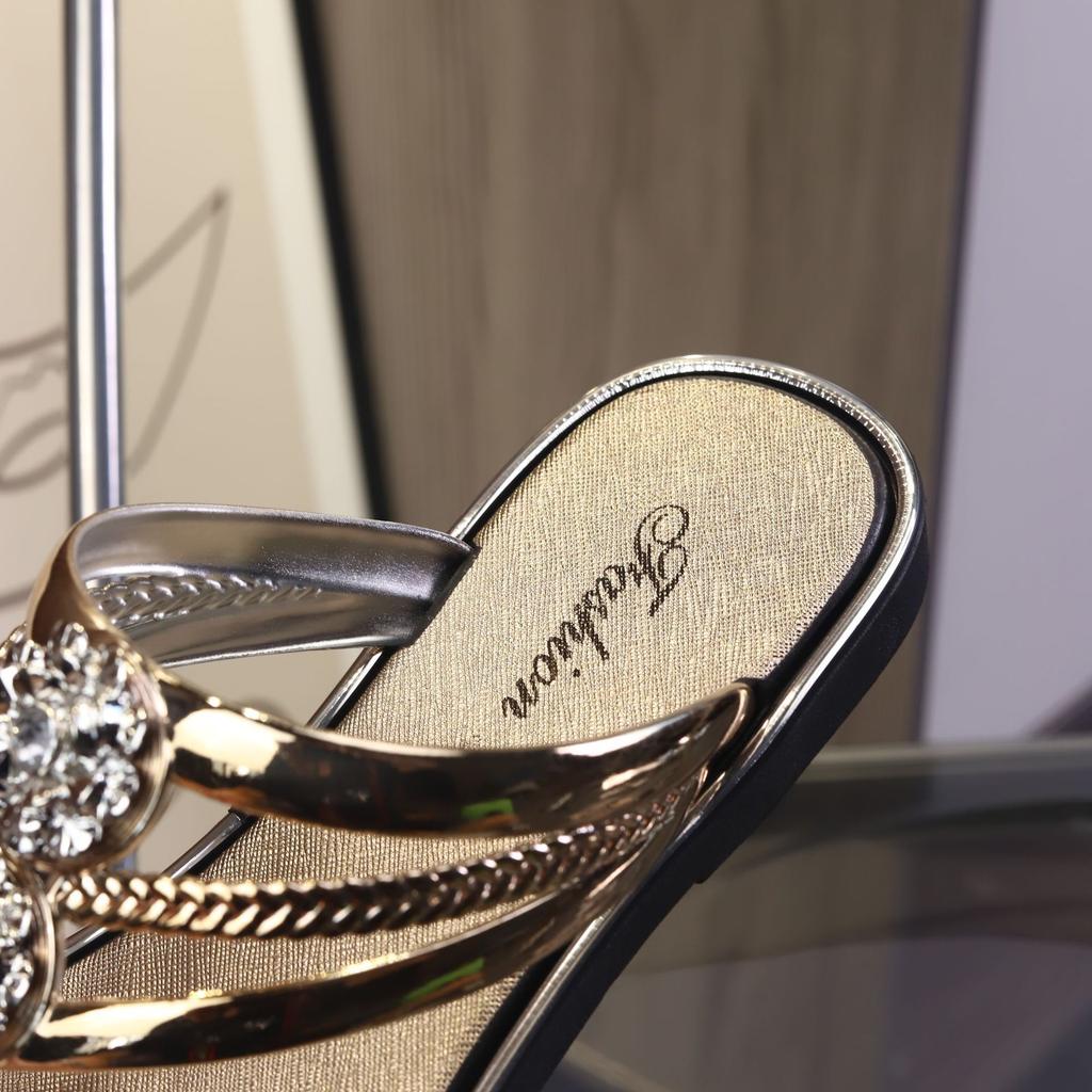 Women's Rhinestone Flip Flops, Summer Glittering Sandals with Round Diamonds, Comfortable Flat Sole Thong Sandals for Beach, Vacation