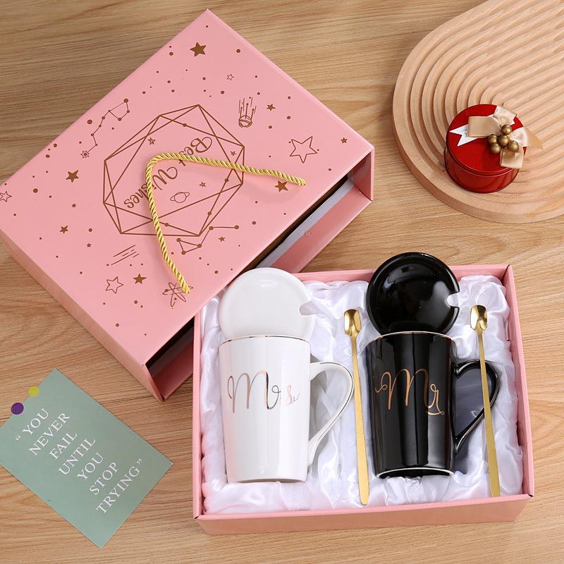 Ceramic Souvenir Black and White Mug with Lid and Spoon Couple Water Cup Household Ceramic Cup