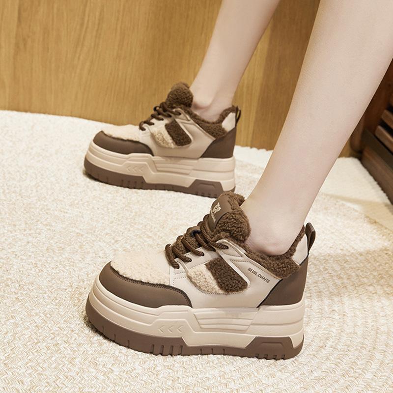 Thick-soled Fluffy Shoes for Women's 2025 Winter New Casual Sports Shoes, Fleece To Keep Warm and Versatile, and High-rise White Shoes In the Tide.