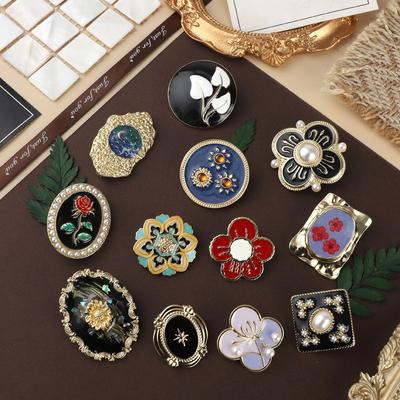 Vintage Barock Klassische Perle Luxus Broschen Für Frau Mann Mode Emaille Runde Abzeichen Palast Retro Kleidung Mantel Accessoires