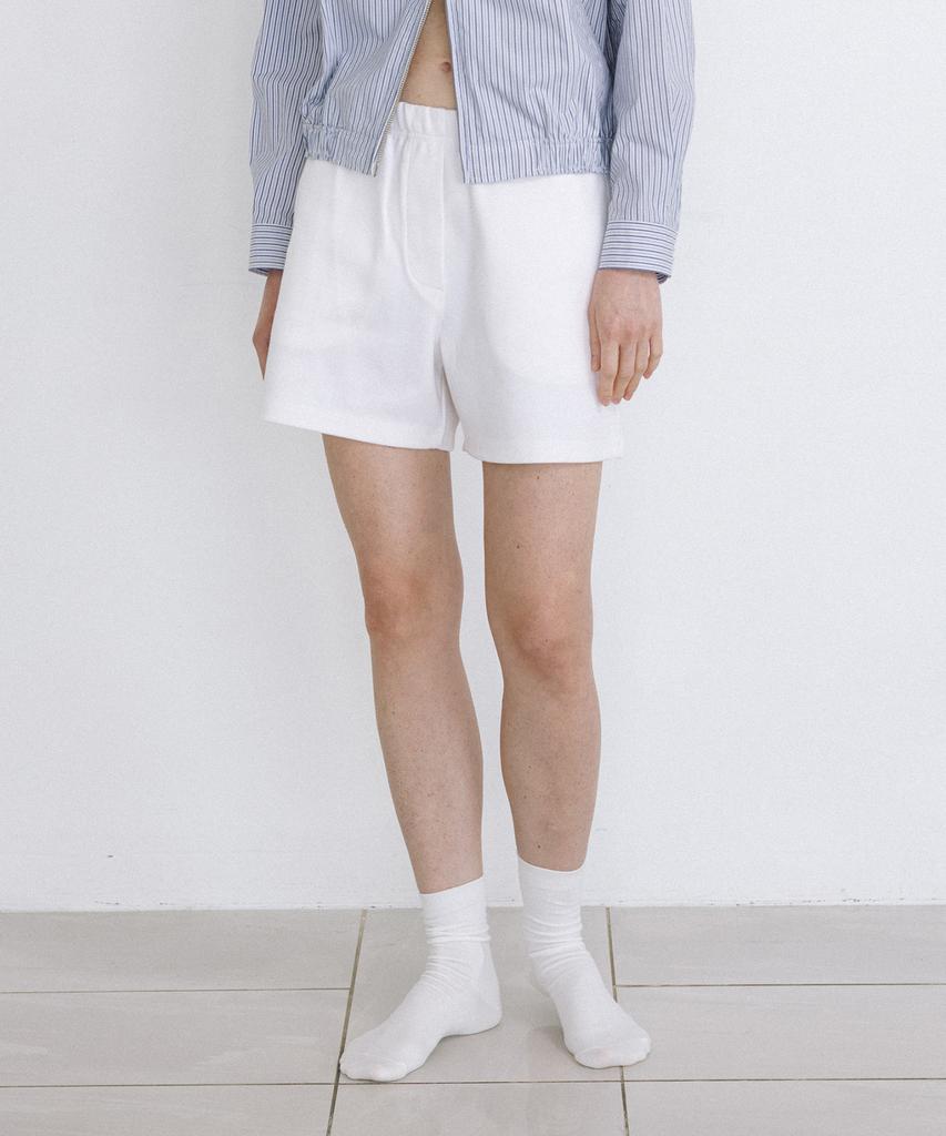 Beullaengkeulumumeon Sweat Shorts_White