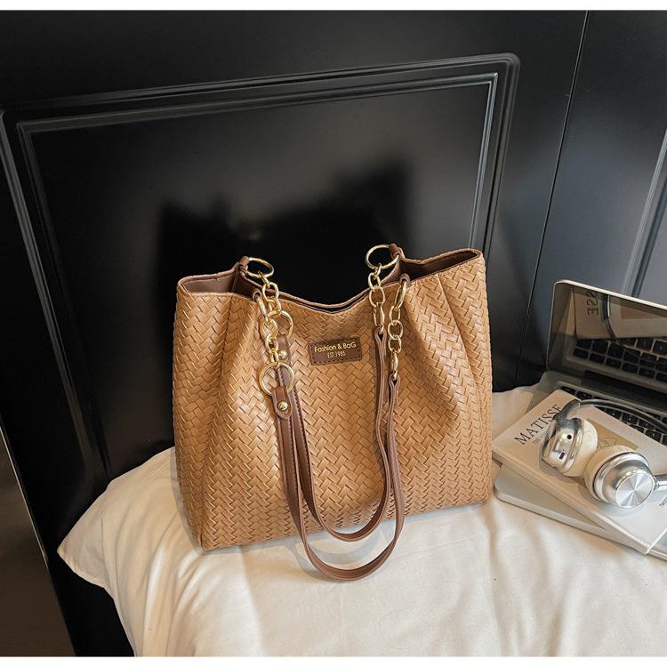 Tote bag women's 2025 new casual retro commuter bag large capacity shoulder bag woven underarm bag