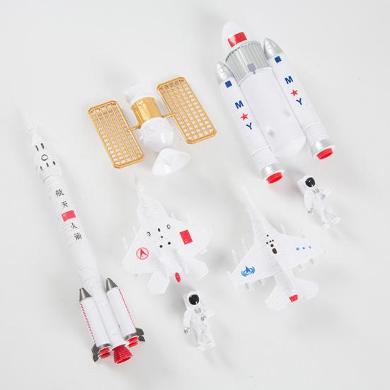 Inovatívna súprava tortových dekorácií Vesmírna stanica Plastové darčeky Sexuálne oblečenie pre dospelých